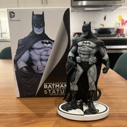 Batman Statue 