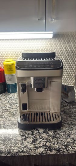 De'Longhi Magnifica Evo Automatic Espresso Machine, Milk Frother, Silver