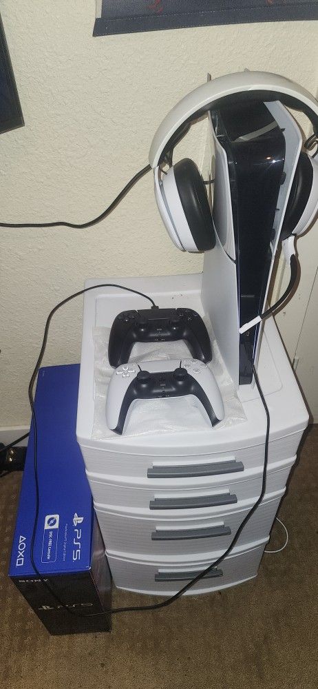 Playstation 5 W/ Two Controlers And Wireless Headset