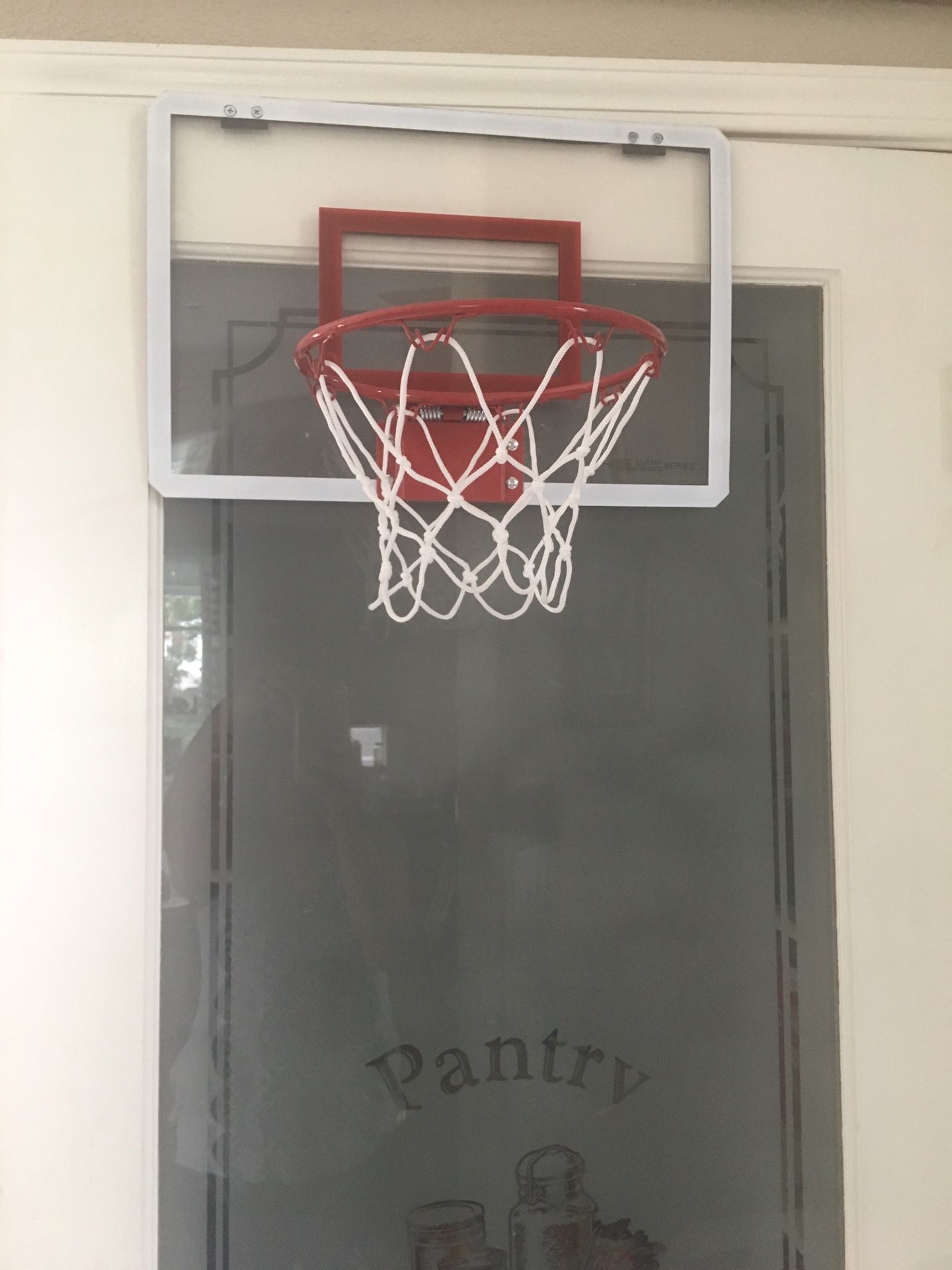 BASKETBALL HOOP W/BALL!! CLEAR BACK, METAL HOOP, STRONG NET! 18x12 INCHES FOR OVER THE DOOR!!