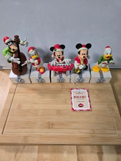 2013 HALLMARK DISNEY CHRISTMAS WIRELESS MUSICAL & ANIMATED BAND SEE DESCRIPTION