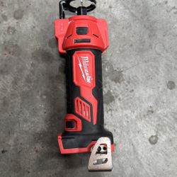 Milwaukee  M18 Drywall Cut Out