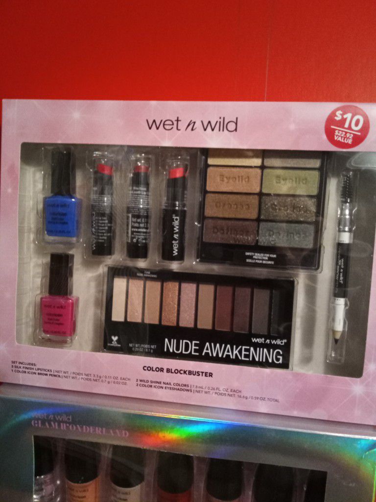 Wet N Wild Gift Set $10 Each 