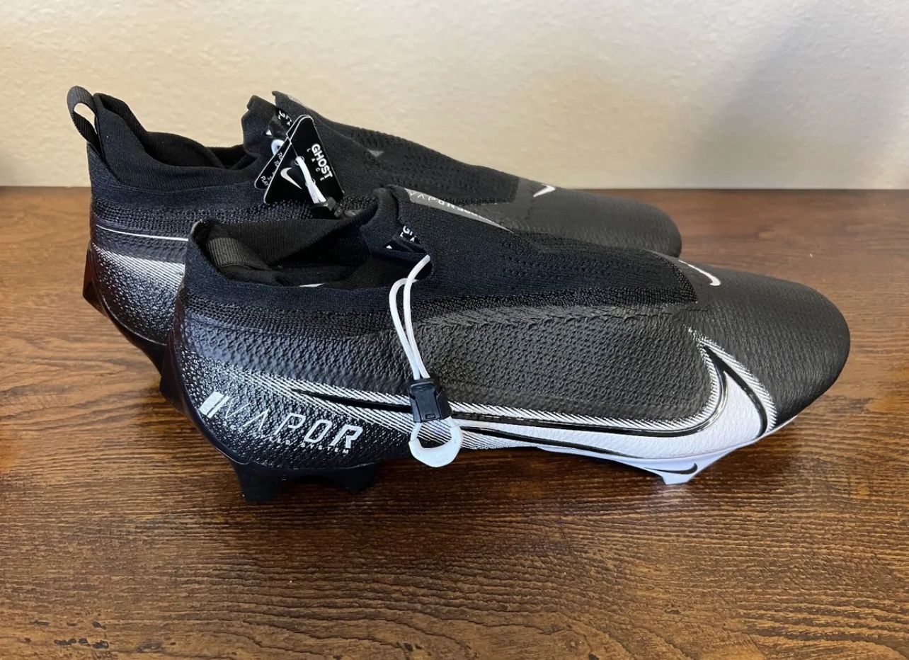 Nike Vapor Edge Elite 360 Flyknit Black Football Cleats CV6282-009 for Sale  in San Antonio, TX - OfferUp