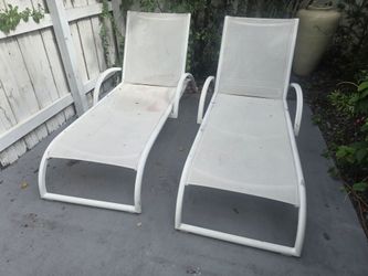 2 Sunbed lounge outdoor chairs