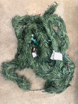 Pre-Lit Artificial Pine Garland with Multicolor Lights