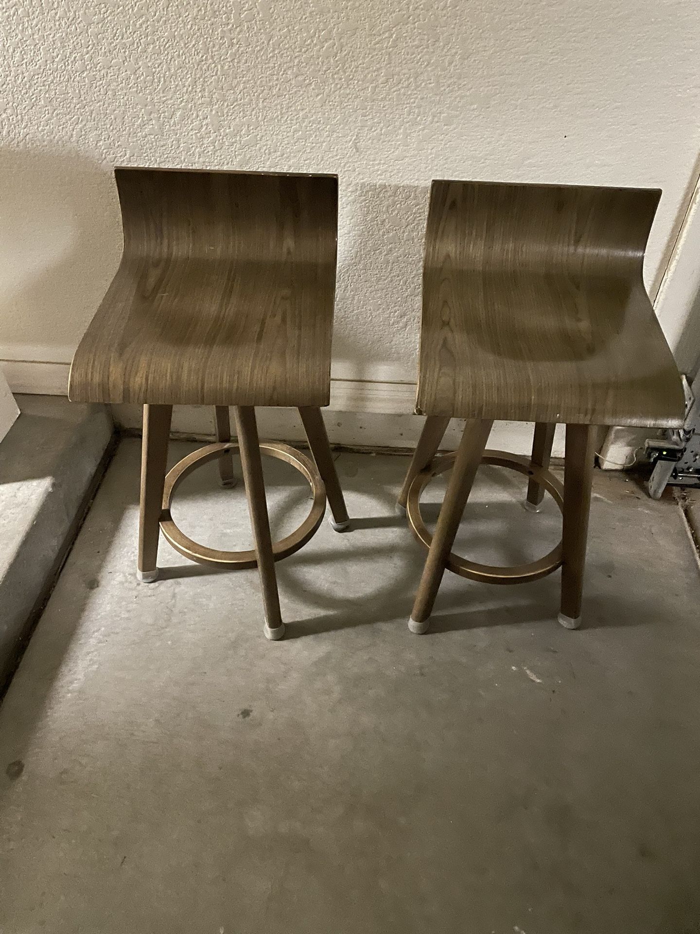 Set of 2 Counter Height Mid Century Modern Design Bar Stools