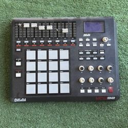 AKAI MPD32 midi controller 