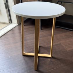 Round Pedestal Plant Stand | Wade Logan | Moving Sale