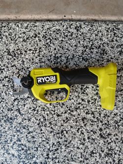 PRUNER RYOBI 18V TOOL ONLY