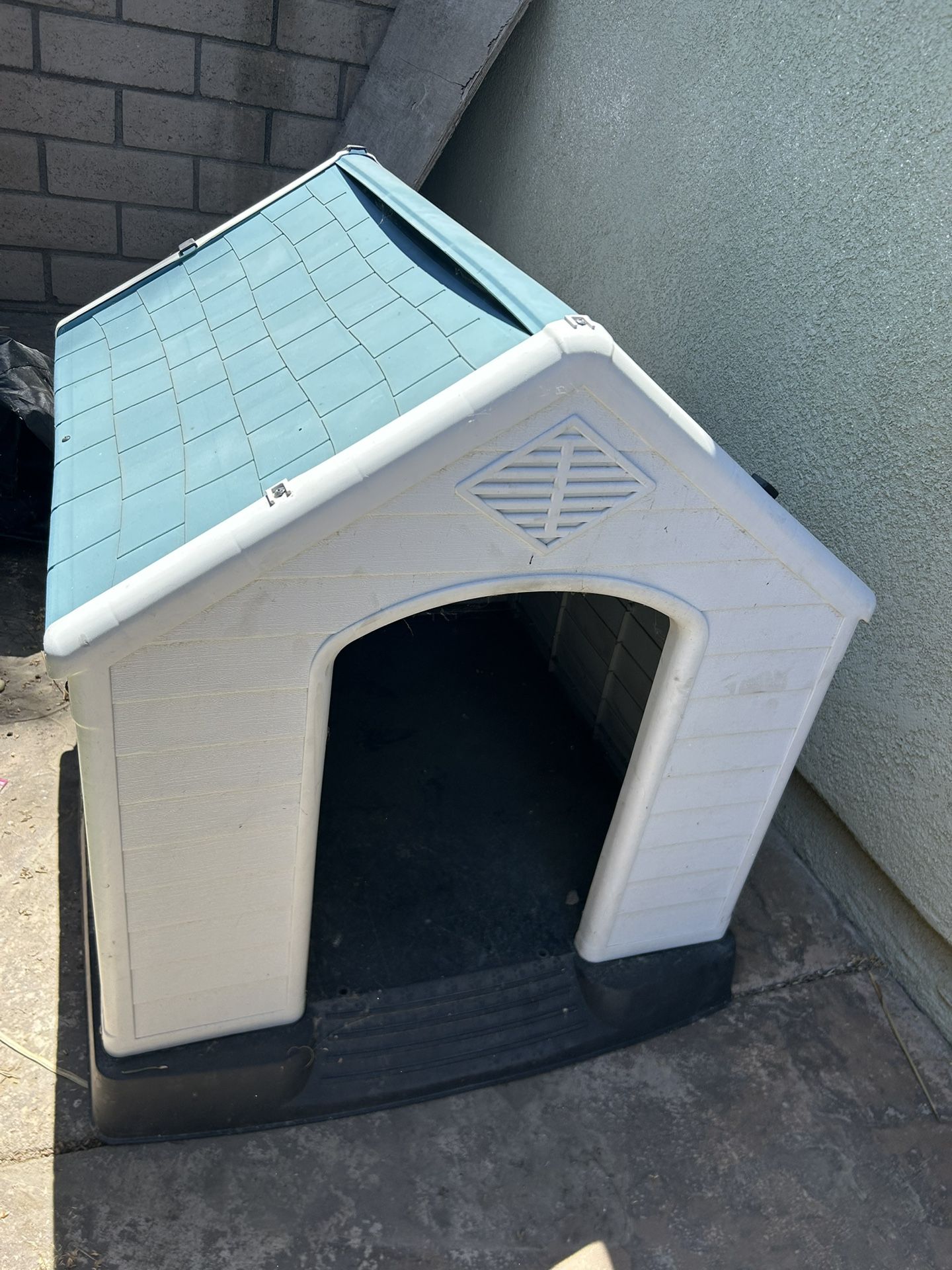 Dog House