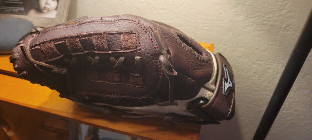 Mizuno Franchise Softball Glove 