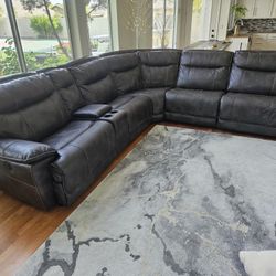 Like New Leather 6 Piece Sectional Reclining Couch