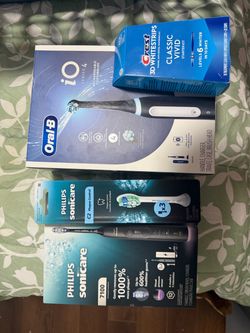 Oral-B iO Series 4 Electric Toothbrush Bundle