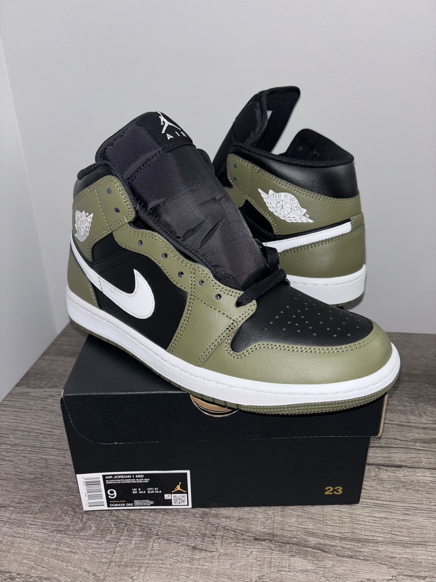 AIR JORDAN 1 MID BLACK/WHITE-MEDIUM OLIVE-SAI L