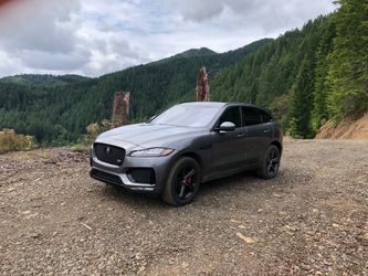 Jaguar F-Pace  3.0 Liter Supercharged 6 Cylinder