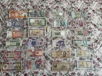 World Currency Collection