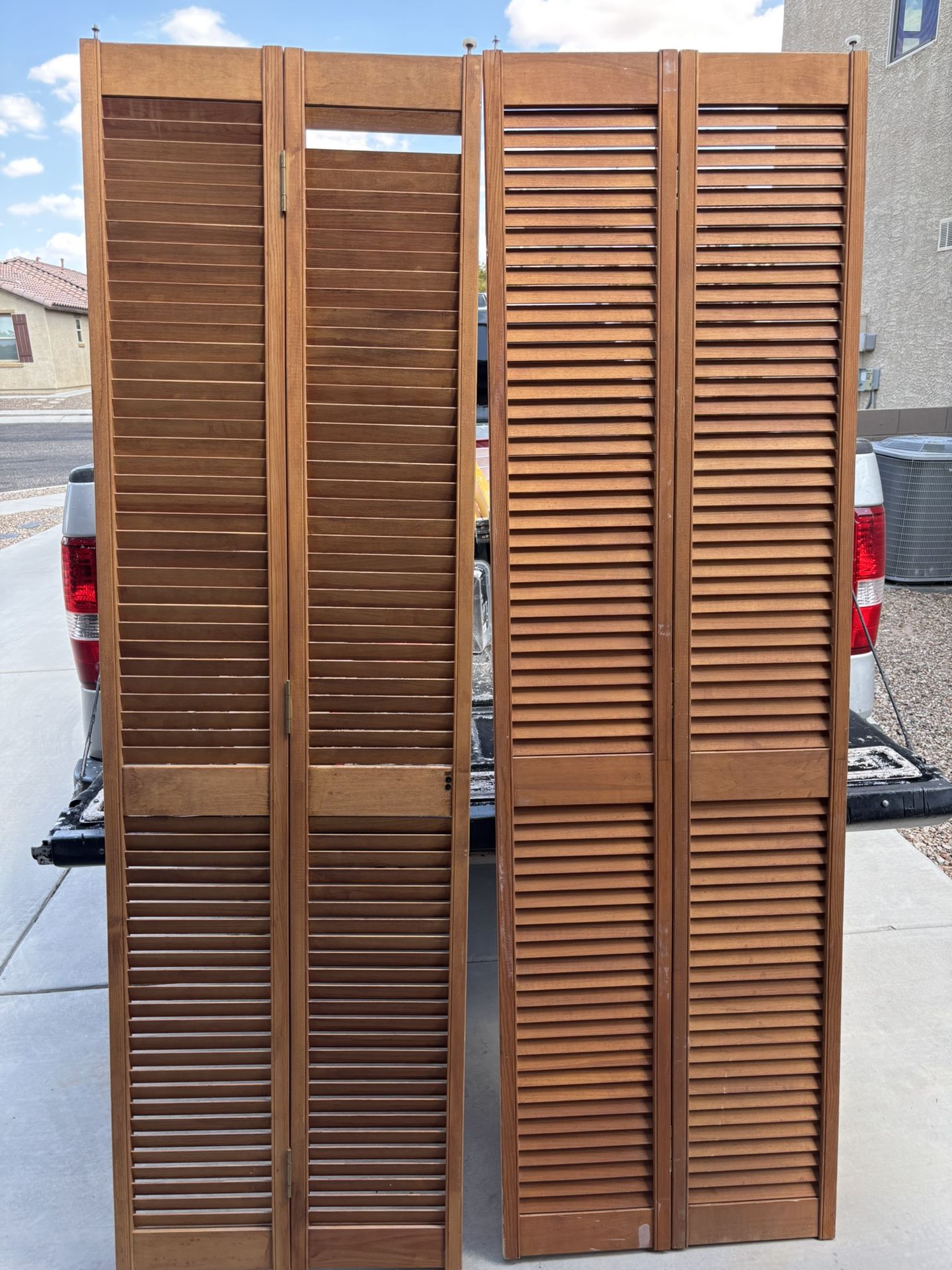 Clóset Bifold Door