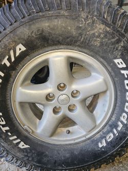 JEEP Spare Wheel and Tire 32x11.5 r15