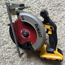 DEWALT Cordless Circular Saw