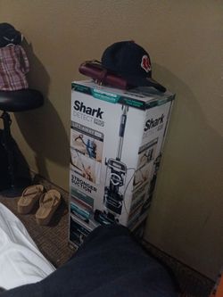 Shark Detect Pro Lift-Away Vacuum