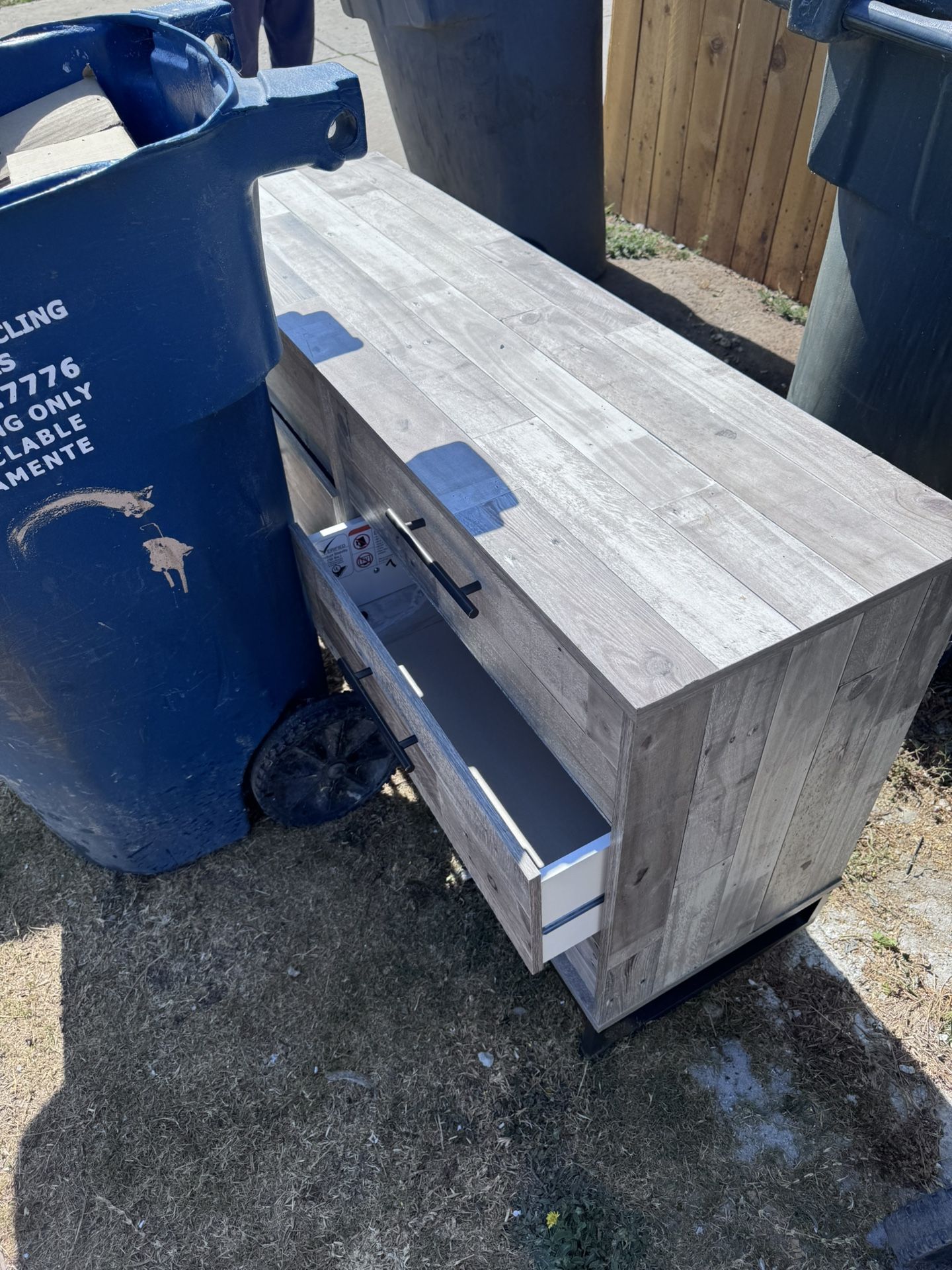 Free dresser