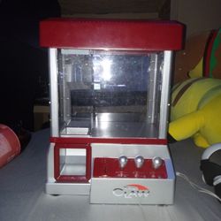 Mini claw machine