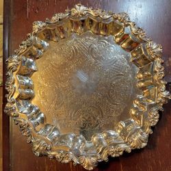 SHERIDAN SILVER PLATED VINTAGE FOOTED SERVING TRAY