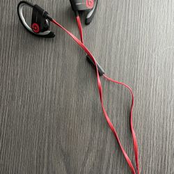 Free - Powerbeats Wired