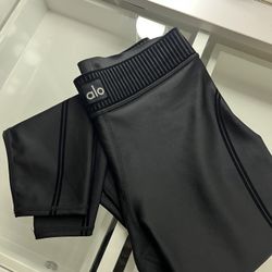 Alo Yoga Black Leggins