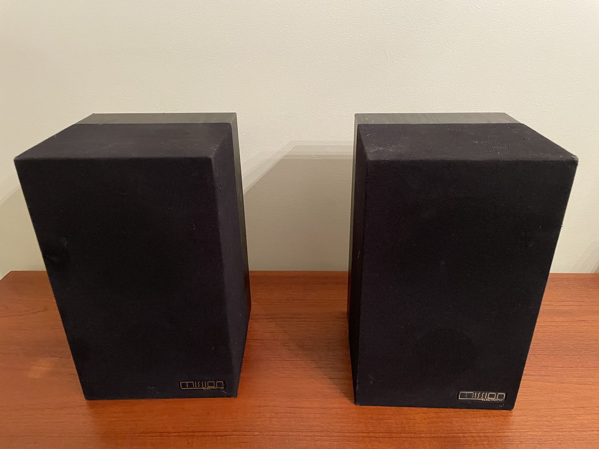 Mission Electronics British Bookshelf Speakers. A++