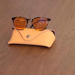 THL SLEEP Blue Light Blocking Glasses Tortoise Frame w/ Case BLB26 
50-20-140. Perfect shape, like new.
See the photos.
Weight 4oz plus shipping mater