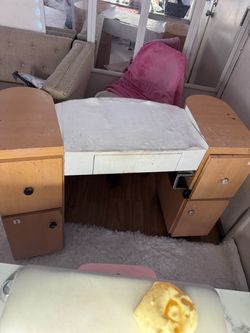 Nail Tech Manicure Table with Storage