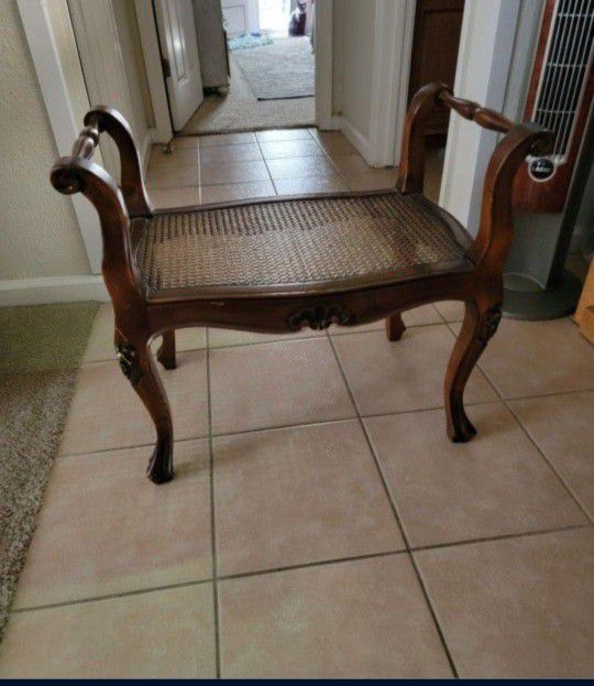 VINTAGE COUNTRY FRENCH BENCH