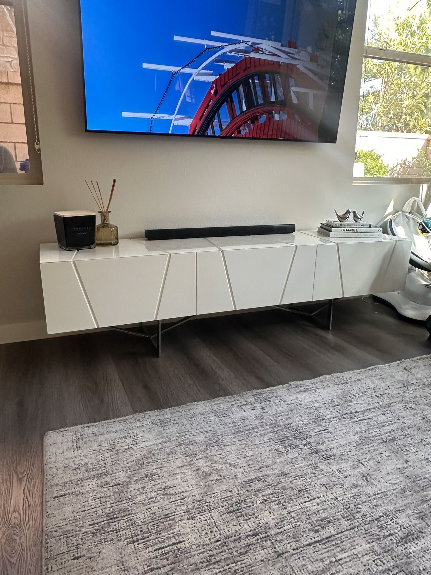 Modern tv stand with 3 drawers (W76" x D19" x H20")