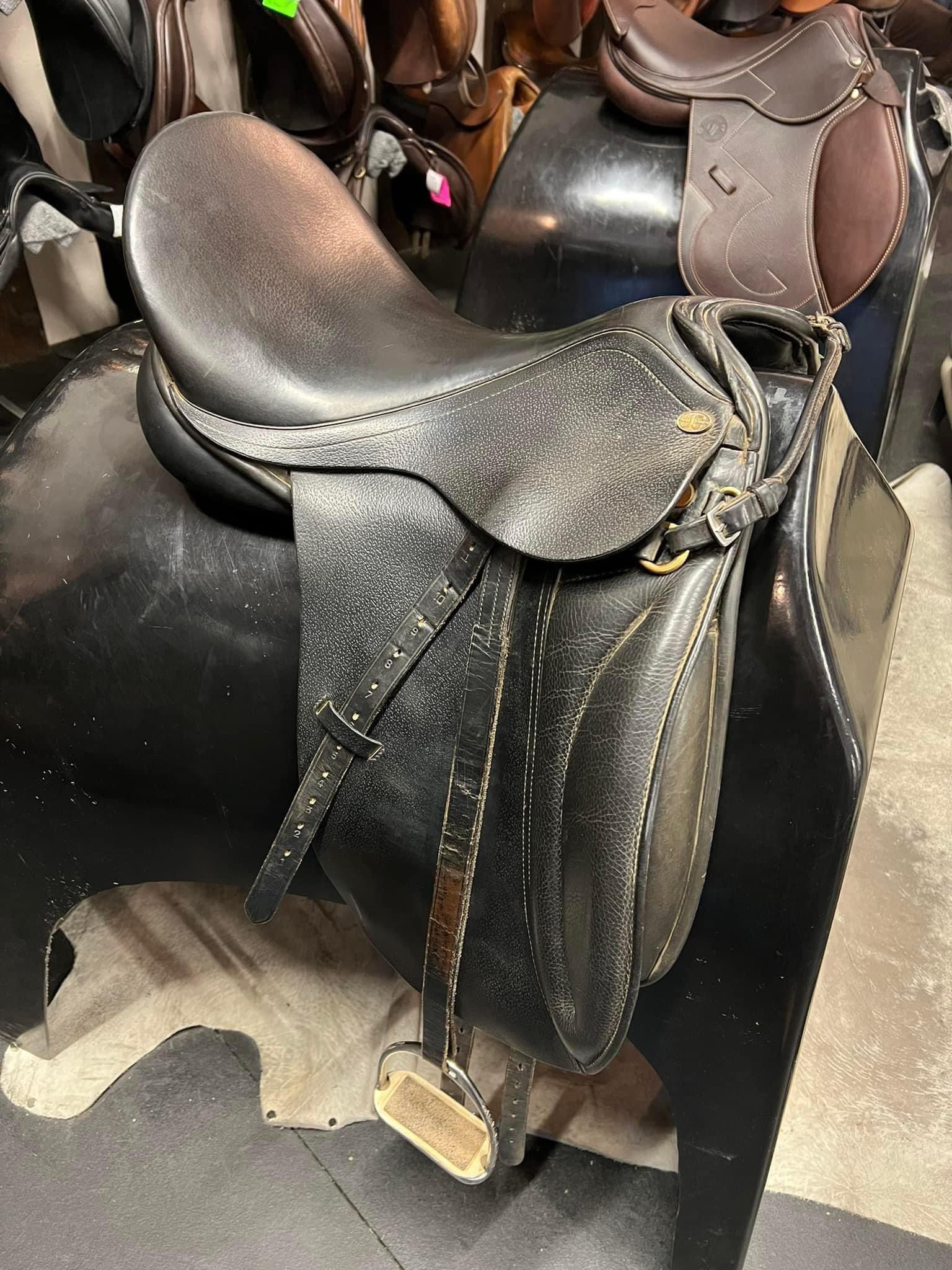 Jorge Canaves Vienna II Dressage Saddle