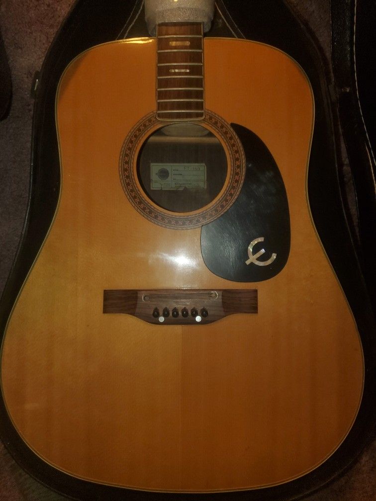 EPIPHONE ACOUSTIC GUITAR 