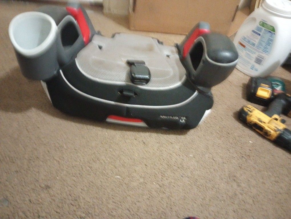 Graco TurboBooster Backless Booster Car Seat, Dinorama, for Ages 4-10