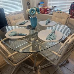 Glass table and 4 rolling chairs