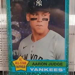 2025 Topps Heritage Aaron Judge Aqua Sparkle Card