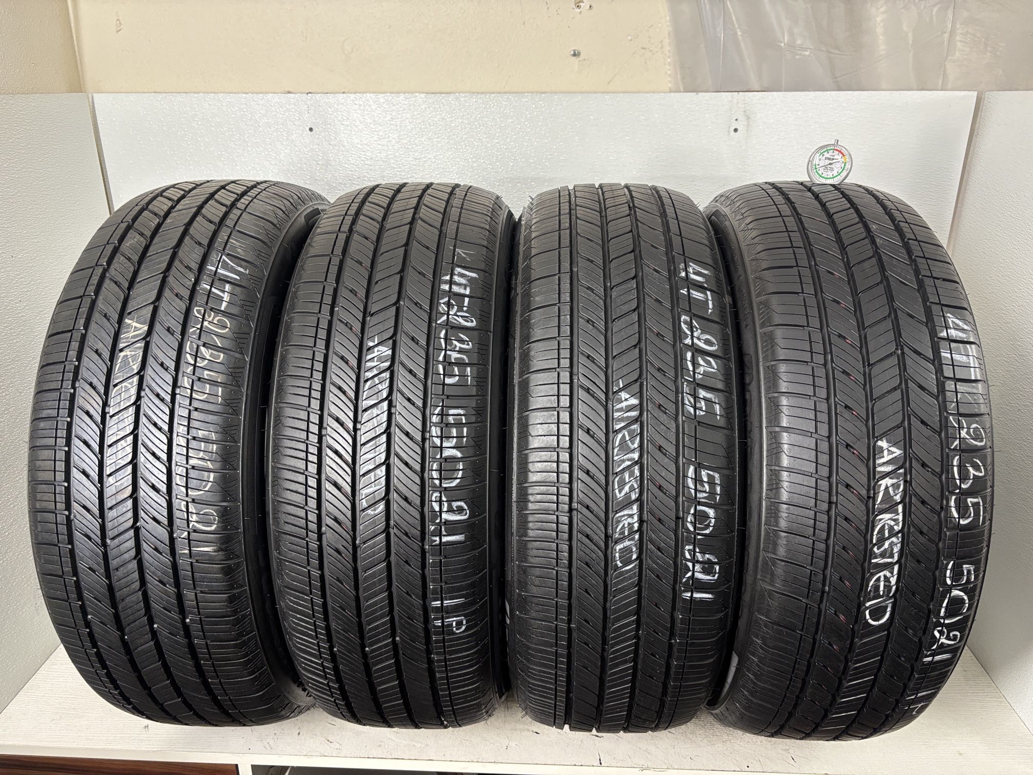 Set 4 Tires 235 50 21 Bridgestone Alenza Sport As Like New