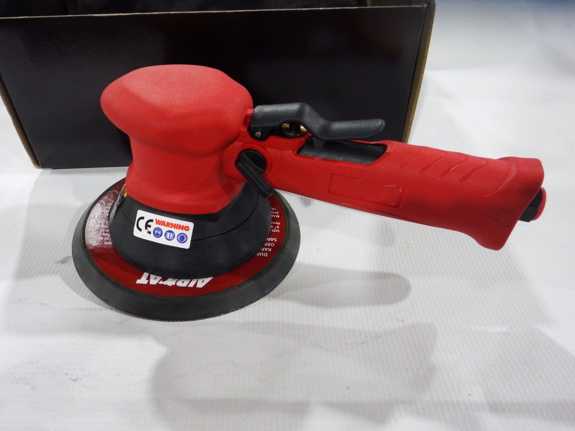 Air cat two hand 6in Random Orbital sander
