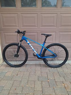 TREK MARLIN 6 MOUNTAIN BIKE 29 ER LIKE NEW ( CHECK MY OTHER BIKES)