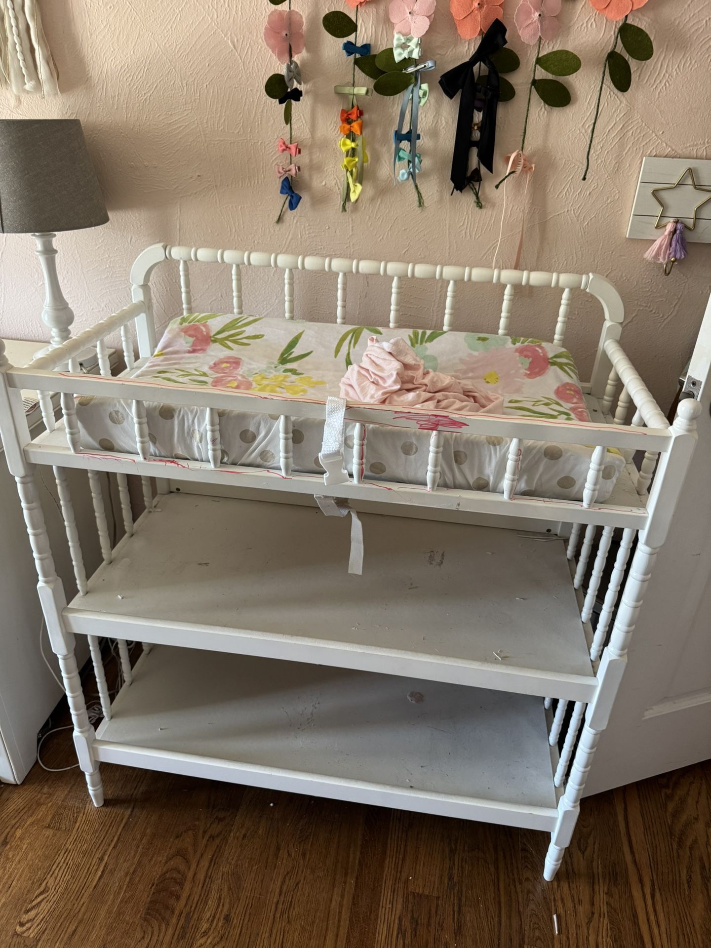 Free Changing Table