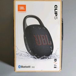 JBL - Clip 5 Portable Bluetooth Speaker - Black