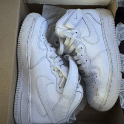 Women’s Air Force 1 Size 5.5