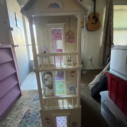 (Used) KidKraft Dollhouse