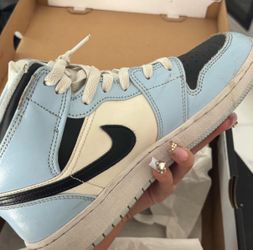 Air Jordan 1 MID Ice Blue