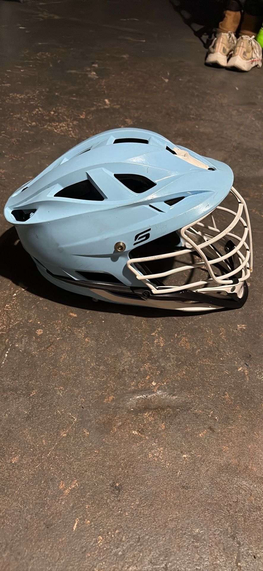 Cascade S lacrosse helmet