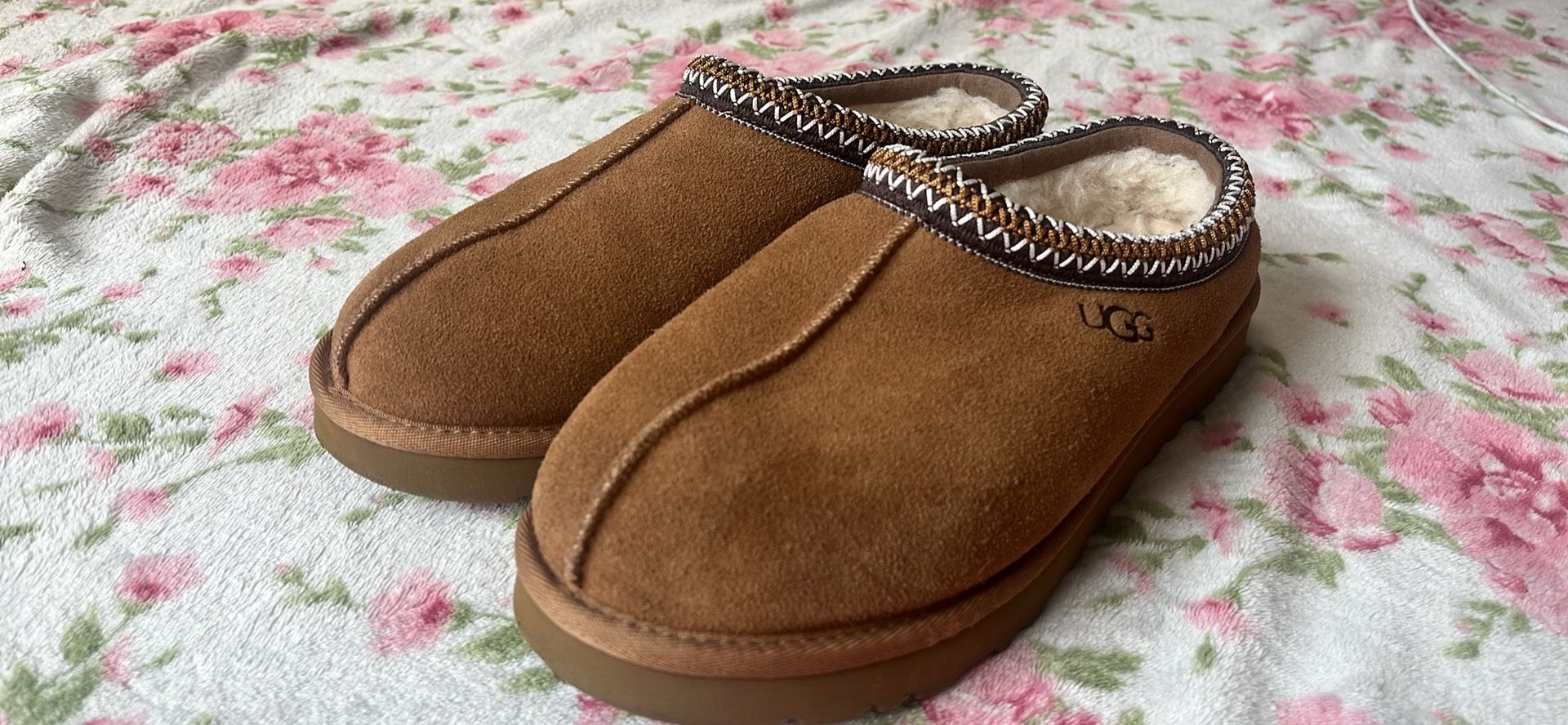 UGGS tasmon II size 9